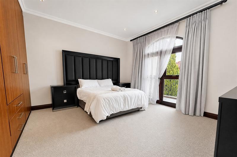 To Let 4 Bedroom Property for Rent in Sandown Gauteng