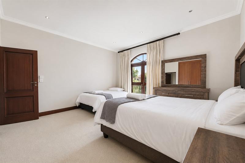To Let 4 Bedroom Property for Rent in Sandown Gauteng