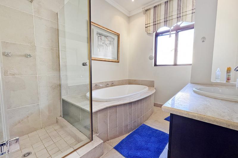 To Let 4 Bedroom Property for Rent in Sandown Gauteng