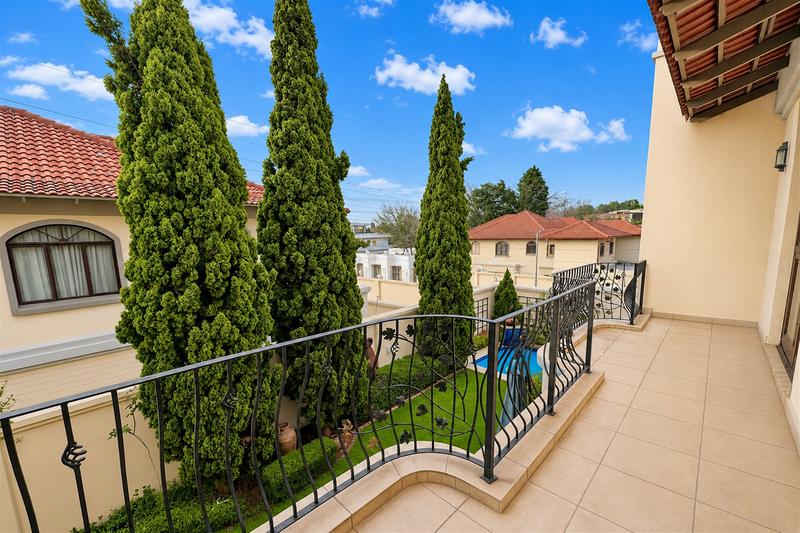 To Let 4 Bedroom Property for Rent in Sandown Gauteng