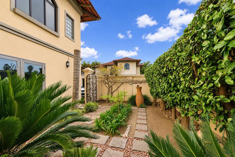 To Let 4 Bedroom Property for Rent in Sandown Gauteng