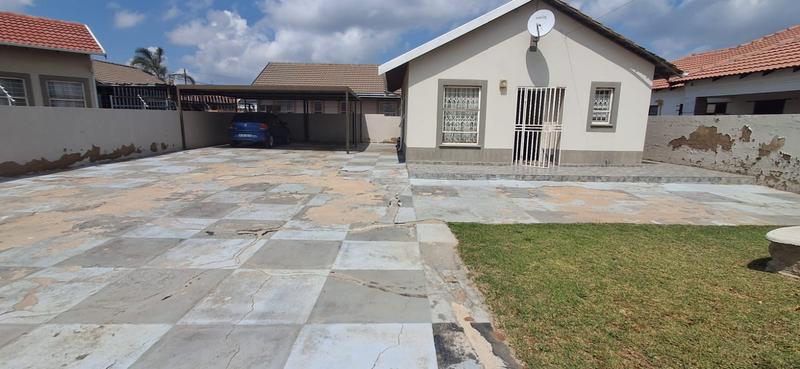 2 Bedroom Property for Sale in Aureus Gauteng