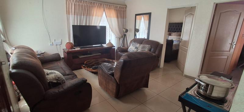 2 Bedroom Property for Sale in Aureus Gauteng