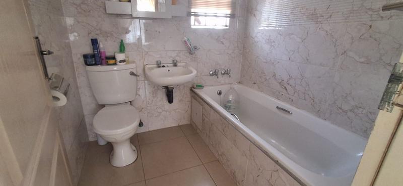 2 Bedroom Property for Sale in Aureus Gauteng