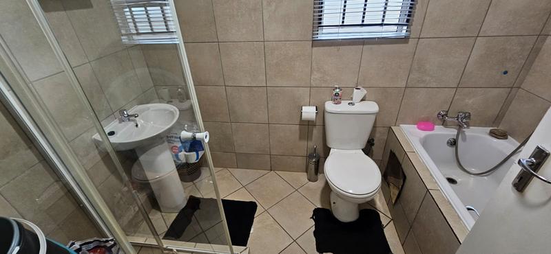 3 Bedroom Property for Sale in Kirkney Gauteng