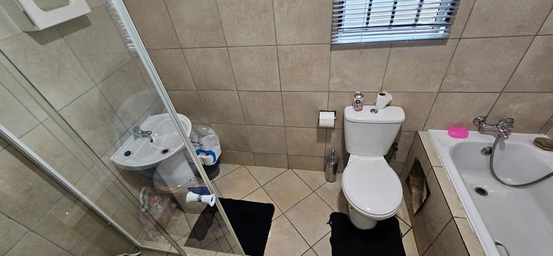 3 Bedroom Property for Sale in Kirkney Gauteng