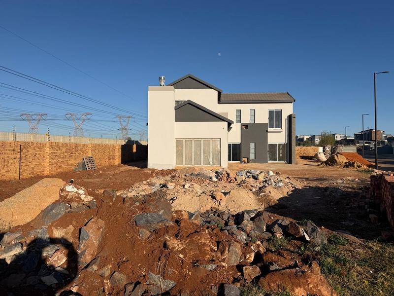 4 Bedroom Property for Sale in Midstream Heights Gauteng