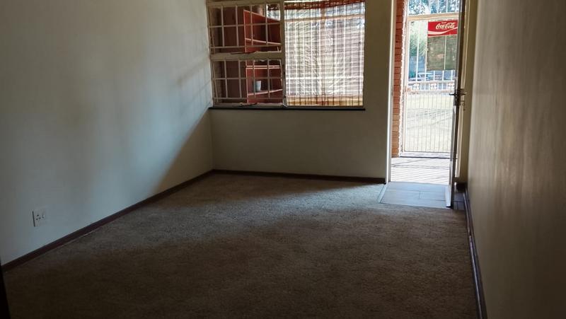 2 Bedroom Property for Sale in Greenhills Gauteng