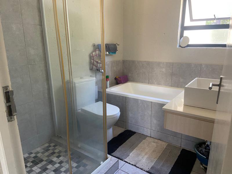 2 Bedroom Property for Sale in Fourways Gauteng
