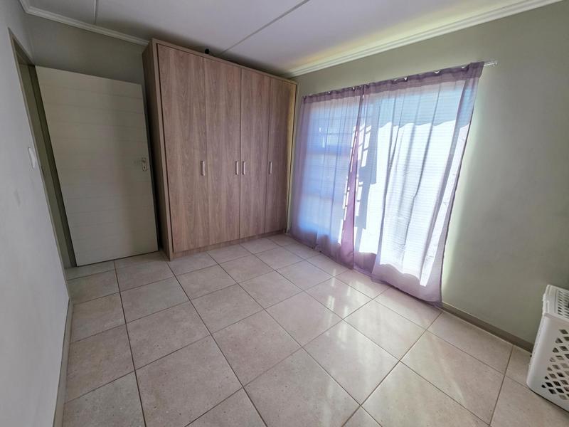 To Let 2 Bedroom Property for Rent in Amberfield Gauteng