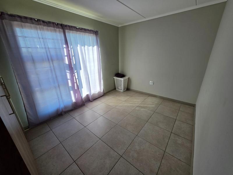 To Let 2 Bedroom Property for Rent in Amberfield Gauteng