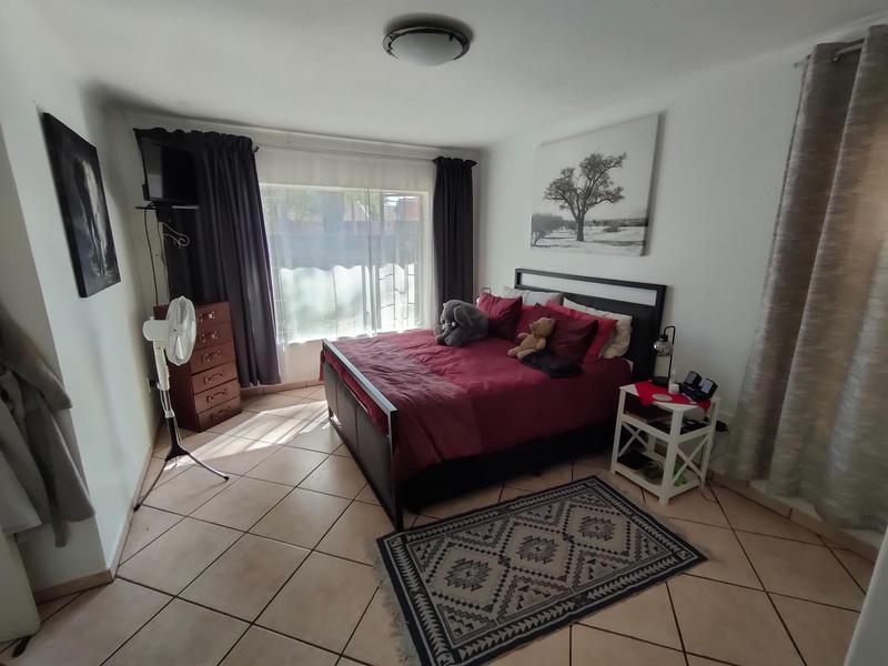 To Let 4 Bedroom Property for Rent in Rooihuiskraal North Gauteng