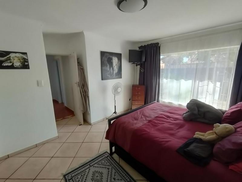 To Let 4 Bedroom Property for Rent in Rooihuiskraal North Gauteng