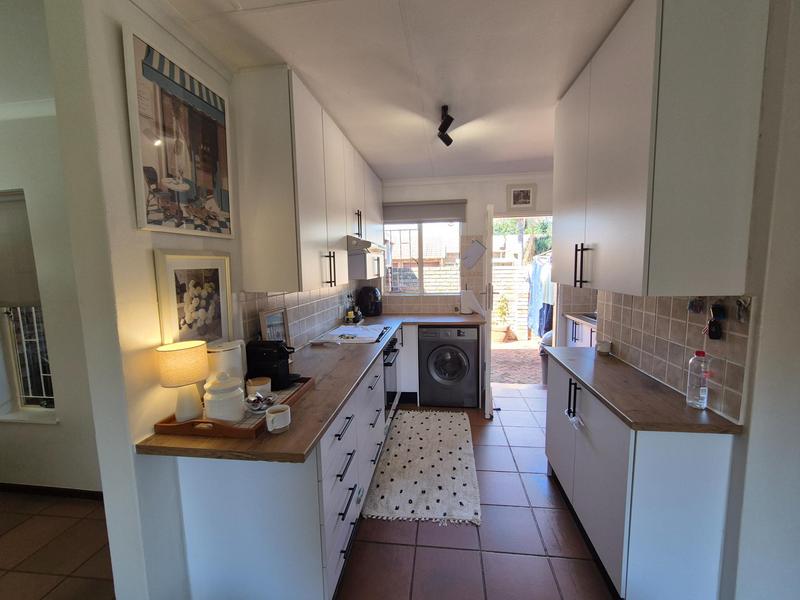 2 Bedroom Property for Sale in Pierre Van Ryneveld Gauteng