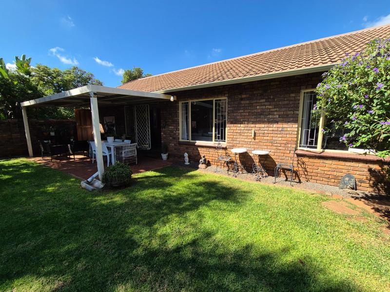 2 Bedroom Property for Sale in Pierre Van Ryneveld Gauteng