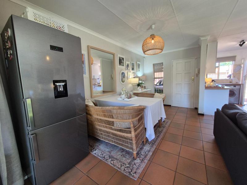 2 Bedroom Property for Sale in Pierre Van Ryneveld Gauteng