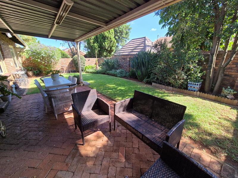 2 Bedroom Property for Sale in Pierre Van Ryneveld Gauteng