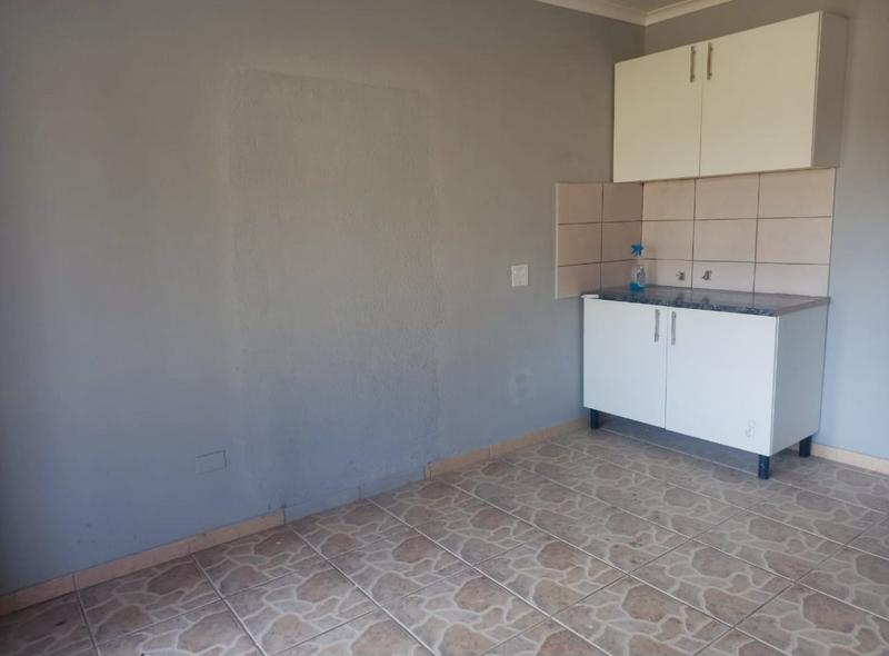 To Let 2 Bedroom Property for Rent in Crystal Park Gauteng
