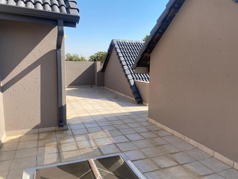 4 Bedroom Property for Sale in Midstream Estate Gauteng