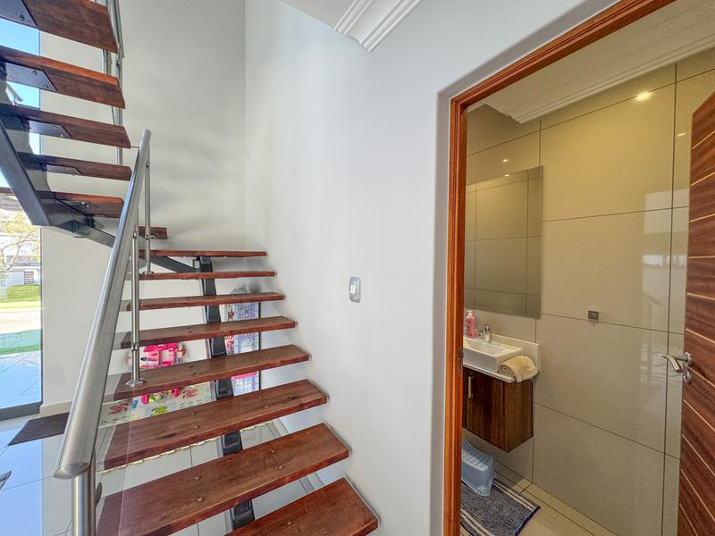 4 Bedroom Property for Sale in Midstream Ridge Gauteng