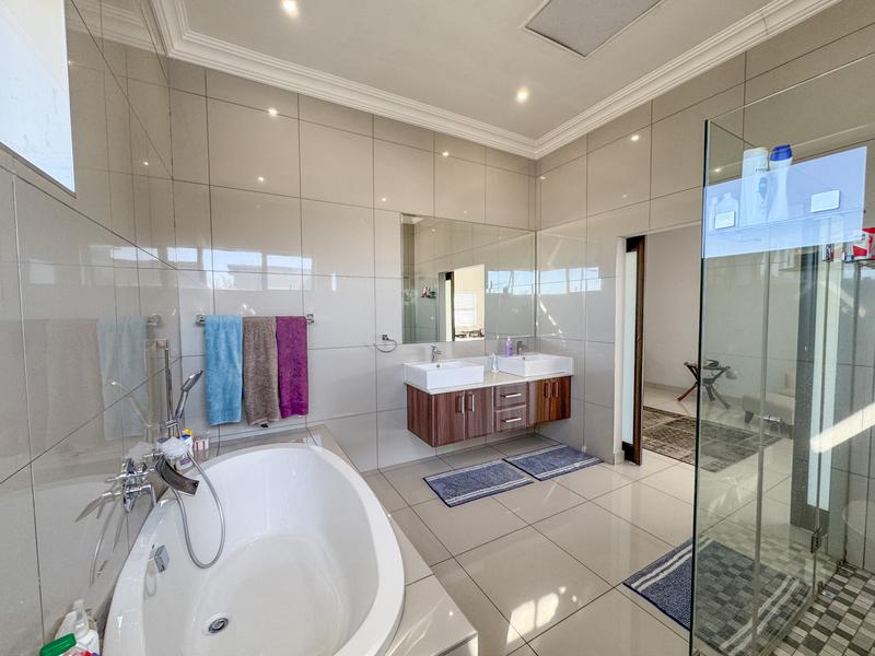 4 Bedroom Property for Sale in Midstream Ridge Gauteng