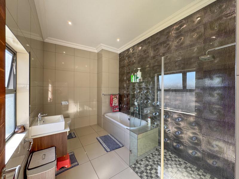4 Bedroom Property for Sale in Midstream Ridge Gauteng