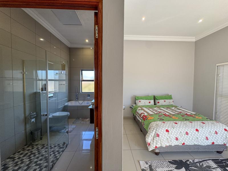 4 Bedroom Property for Sale in Midstream Ridge Gauteng