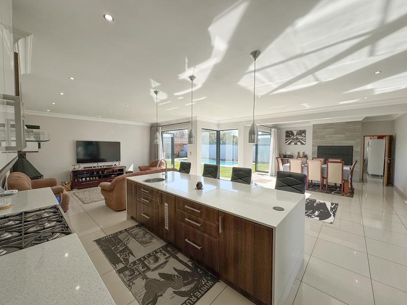 4 Bedroom Property for Sale in Midstream Ridge Gauteng