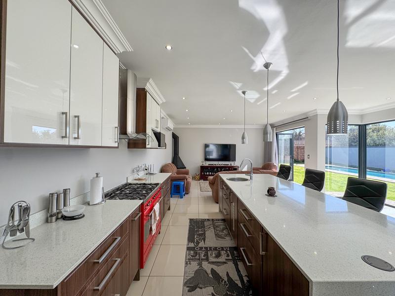 4 Bedroom Property for Sale in Midstream Ridge Gauteng
