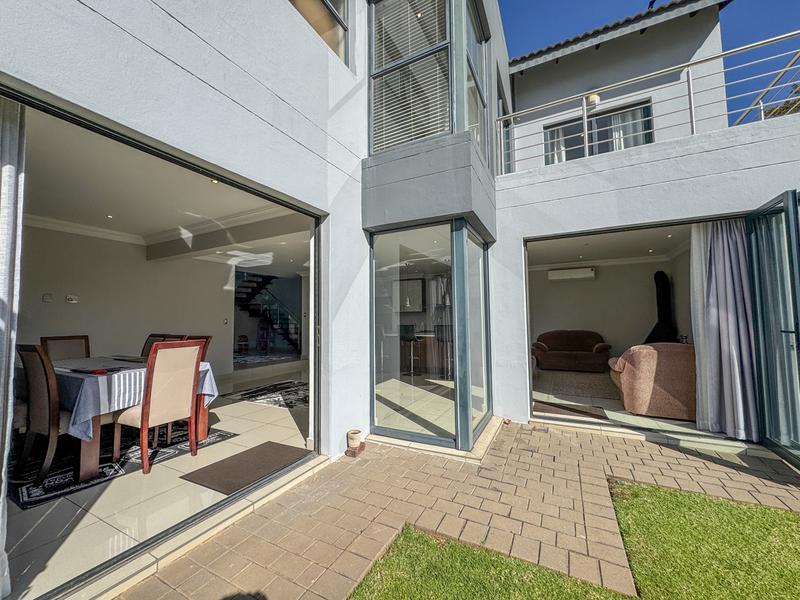 4 Bedroom Property for Sale in Midstream Ridge Gauteng