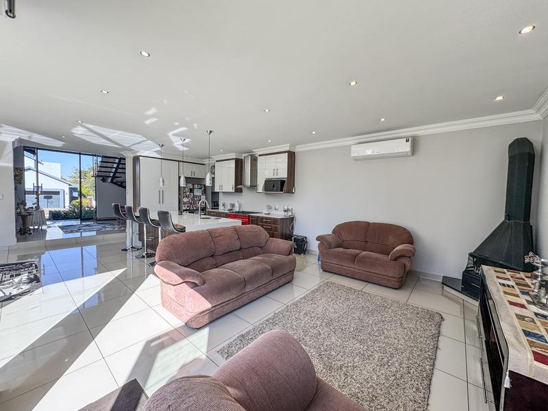 4 Bedroom Property for Sale in Midstream Ridge Gauteng
