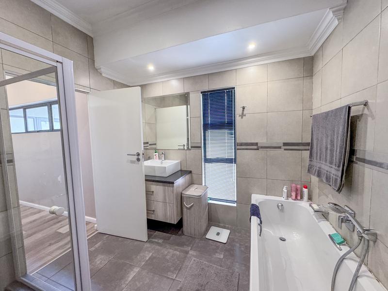3 Bedroom Property for Sale in Midstream Meadows Gauteng