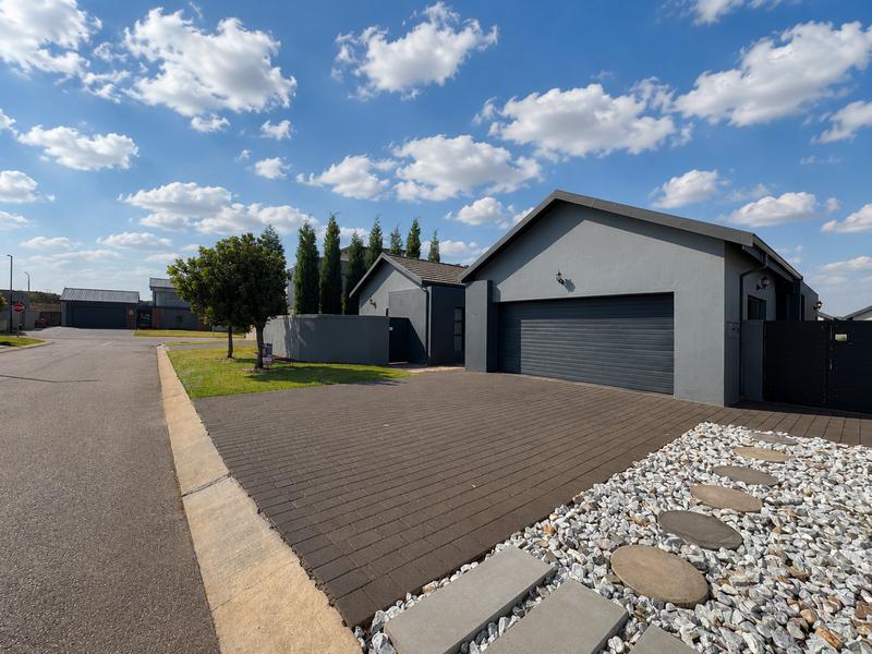 3 Bedroom Property for Sale in Midstream Meadows Gauteng