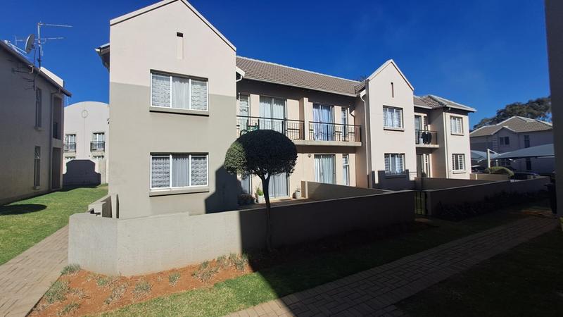 2 Bedroom Property for Sale in Klippoortjie Gauteng