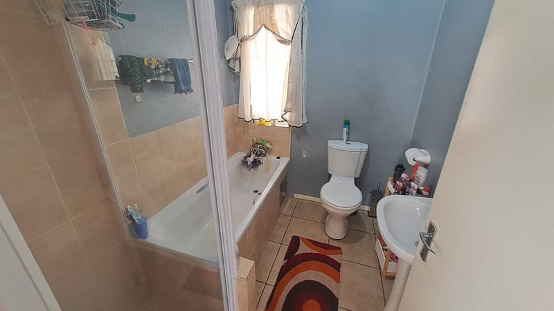 2 Bedroom Property for Sale in Klippoortjie Gauteng