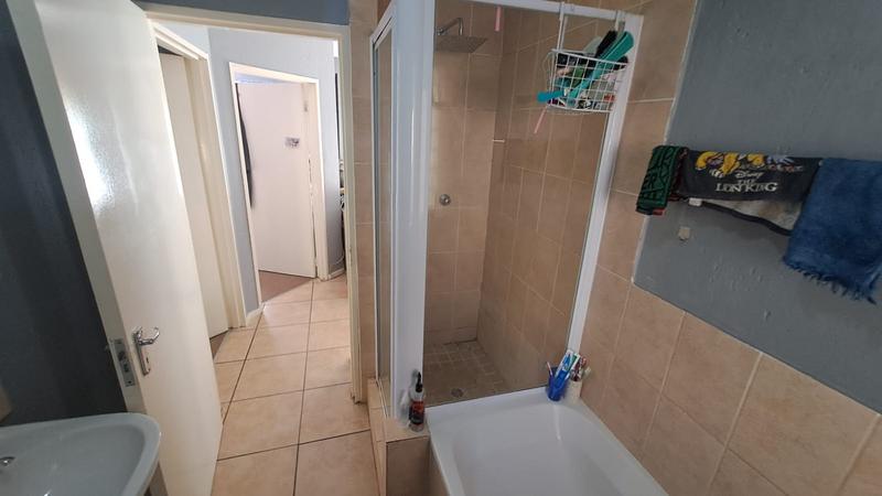 2 Bedroom Property for Sale in Klippoortjie Gauteng