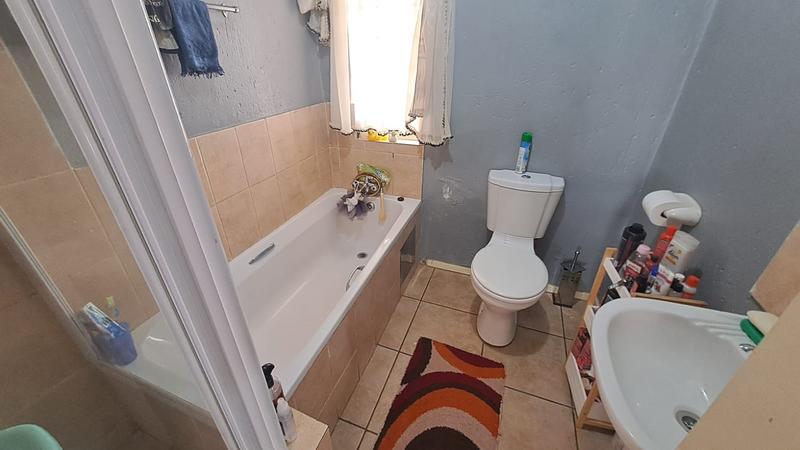 2 Bedroom Property for Sale in Klippoortjie Gauteng