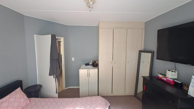 2 Bedroom Property for Sale in Klippoortjie Gauteng