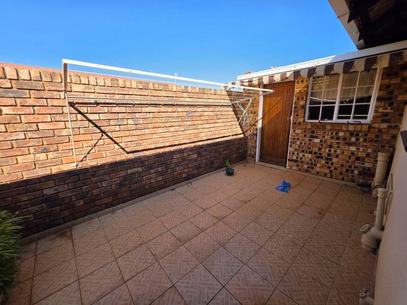 2 Bedroom Property for Sale in Randpoort Gauteng