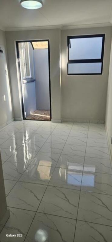 To Let 1 Bedroom Property for Rent in Waverley Gauteng