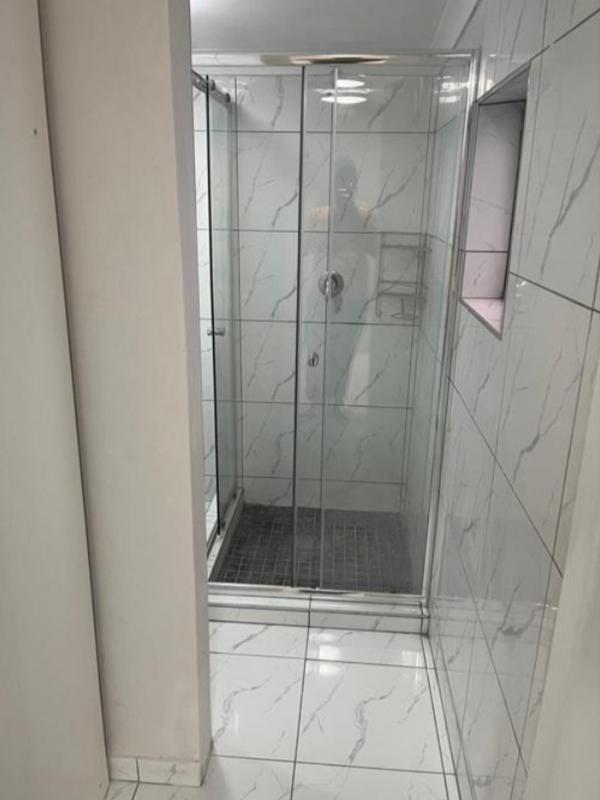 To Let 1 Bedroom Property for Rent in Waverley Gauteng