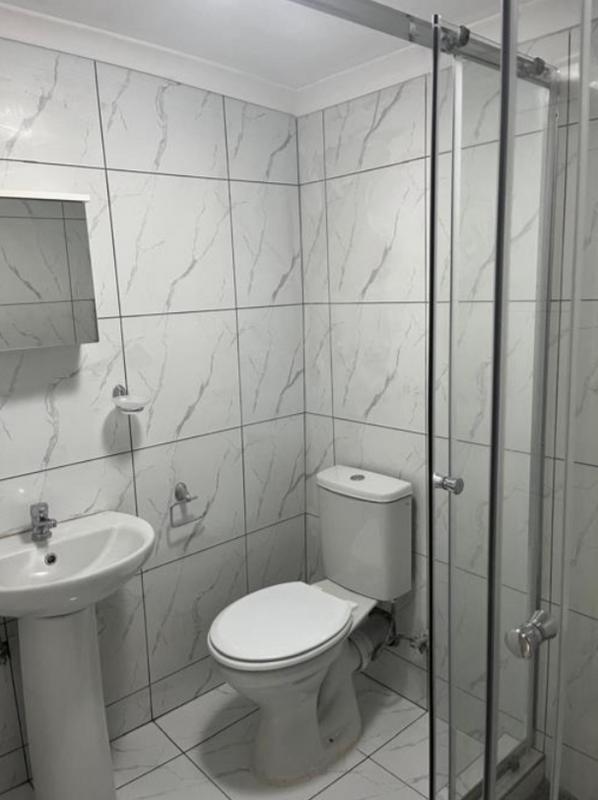 To Let 1 Bedroom Property for Rent in Waverley Gauteng