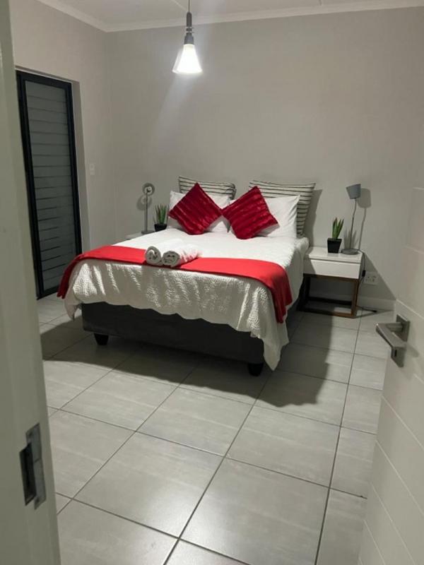 To Let 1 Bedroom Property for Rent in Sunninghill Gauteng