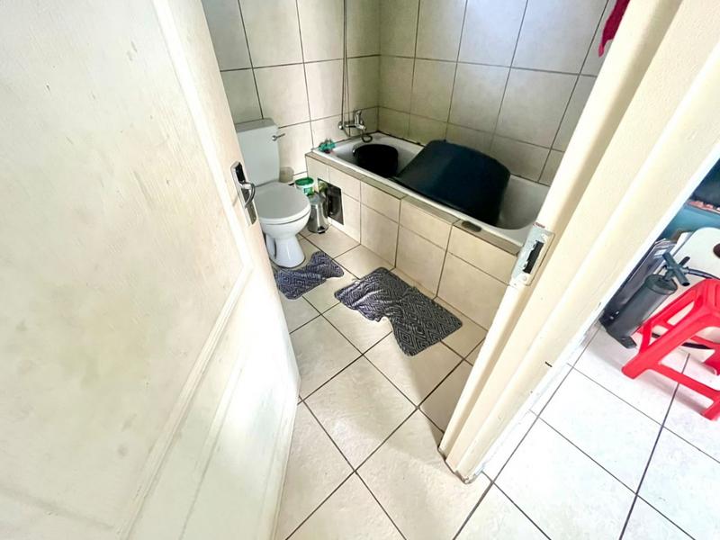 2 Bedroom Property for Sale in Fleurhof Gauteng