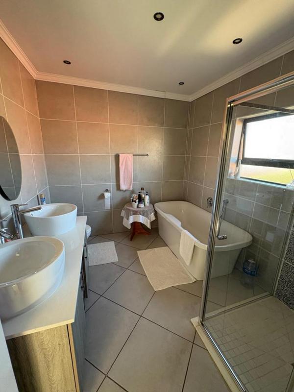 4 Bedroom Property for Sale in Heritage Heights Gauteng