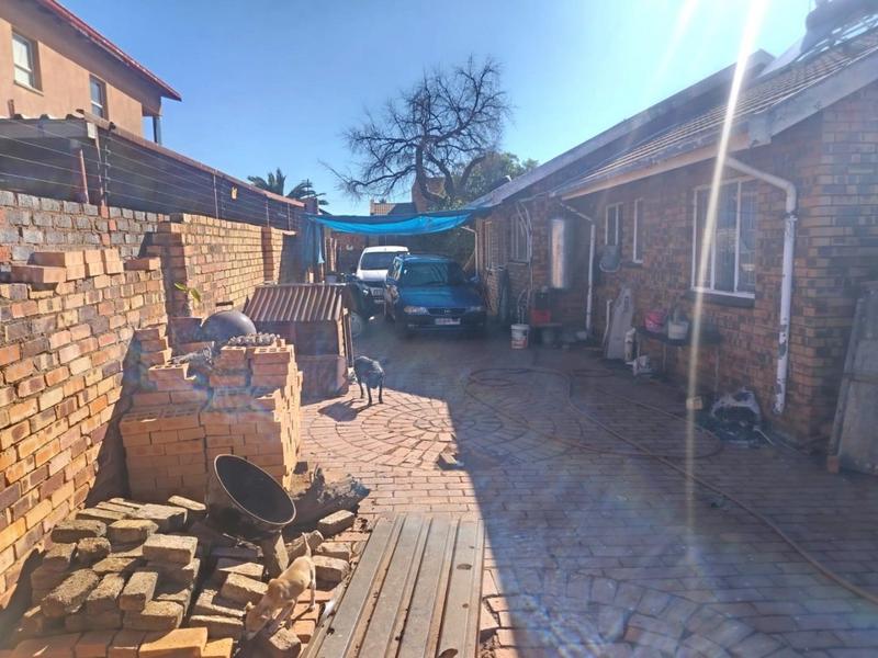 3 Bedroom Property for Sale in Lenasia South Gauteng