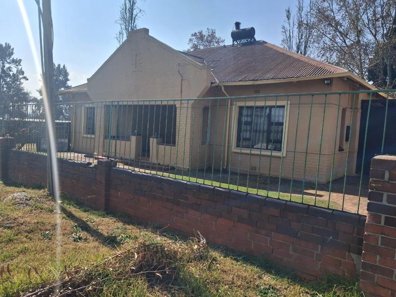 6 Bedroom Property for Sale in Selcourt Gauteng