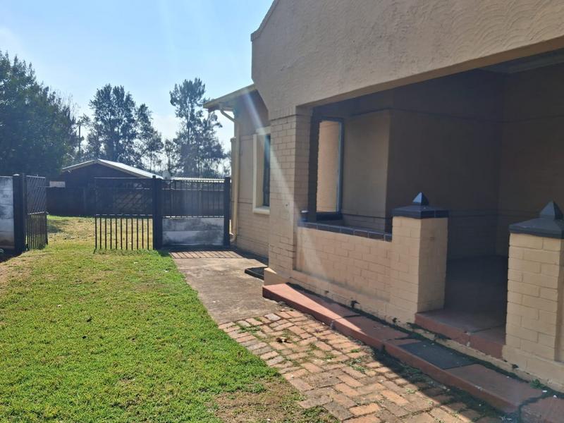 6 Bedroom Property for Sale in Selcourt Gauteng