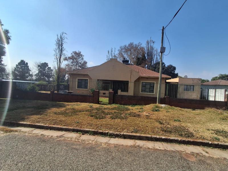 6 Bedroom Property for Sale in Selcourt Gauteng