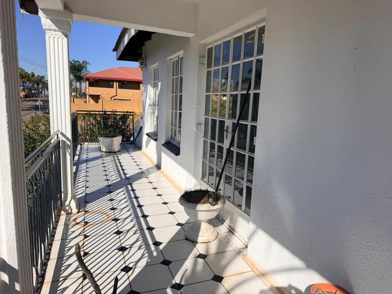 6 Bedroom Property for Sale in Laudium Gauteng